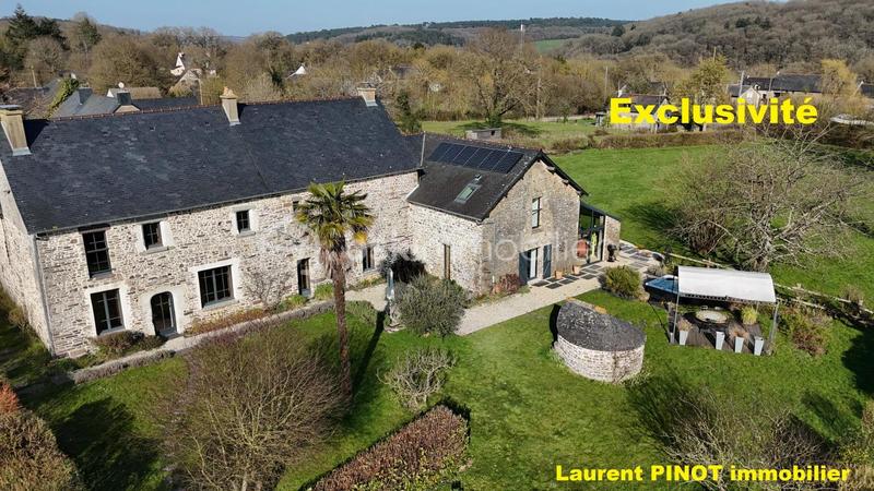 Demeure - 337 m² - 11 pièces