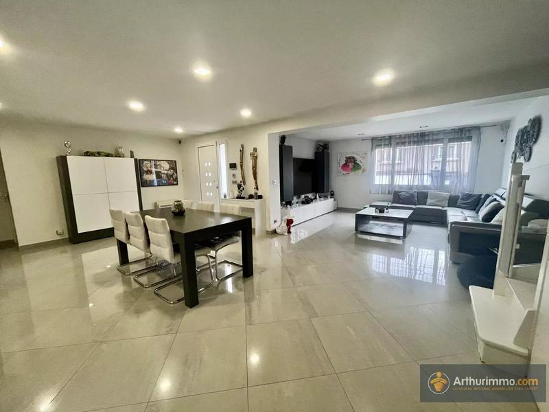 Maison - 200 m² - 7 pièces