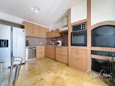 Maison - 220 m² - 7 pièces