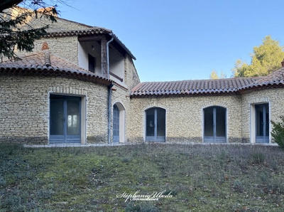 Propriété - 370 m² - 10 pièces