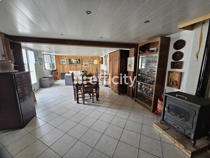 Maison - 234 m² - 5 pièces