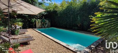 Maison - 445 m² - 14 pièces