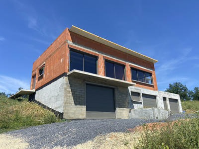 Maison - 360 m² - 5 pièces