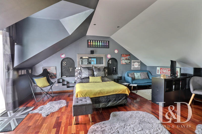 Maison contemporaine - 574 m² - 12 pièces