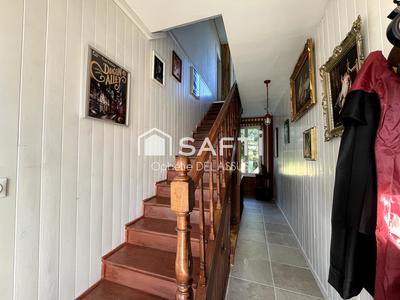 Maison - 220 m² - 10 pièces