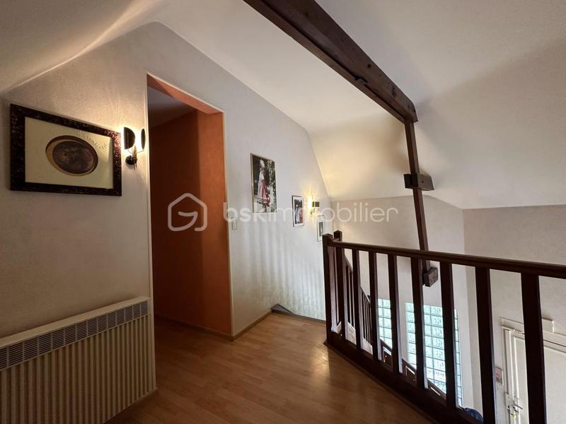 Pavillon - 200 m² - 8 pièces