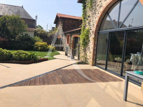 Villa - 211 m² - 6 pièces