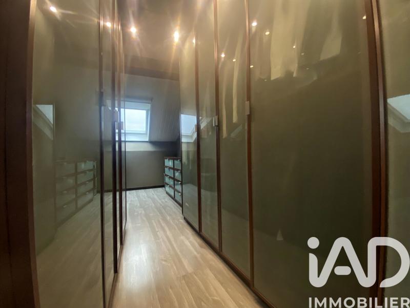 Maison - 238 m² - 5 pièces