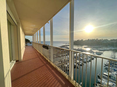 Appartement - 99 m² - 4 pièces