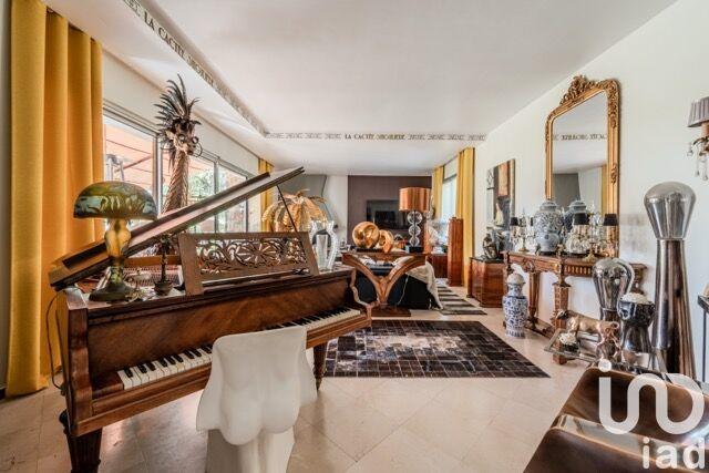 Maison de maîtres - 330 m² - 4 pièces