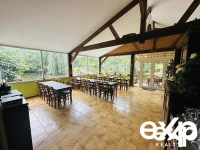 Maison - 310 m² - 8 pièces