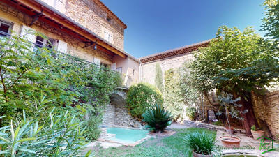 Maison - 202 m² - 6 pièces