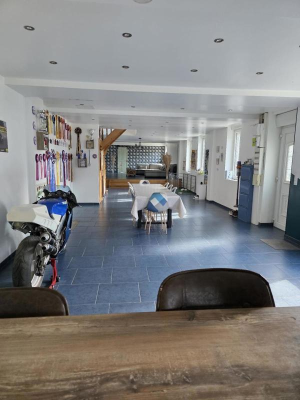 Maison - 299 m² - 5 pièces