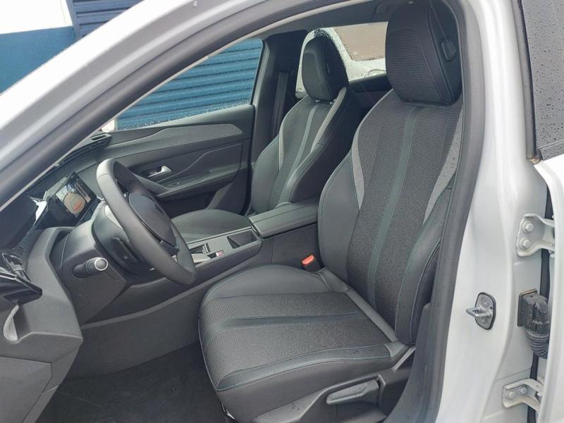 Peugeot 408 Hybrid 136 e-Dcs6 Allure / Pack Navigation 26 841 Km