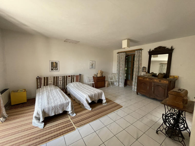 Maison - 280 m² - 14 pièces