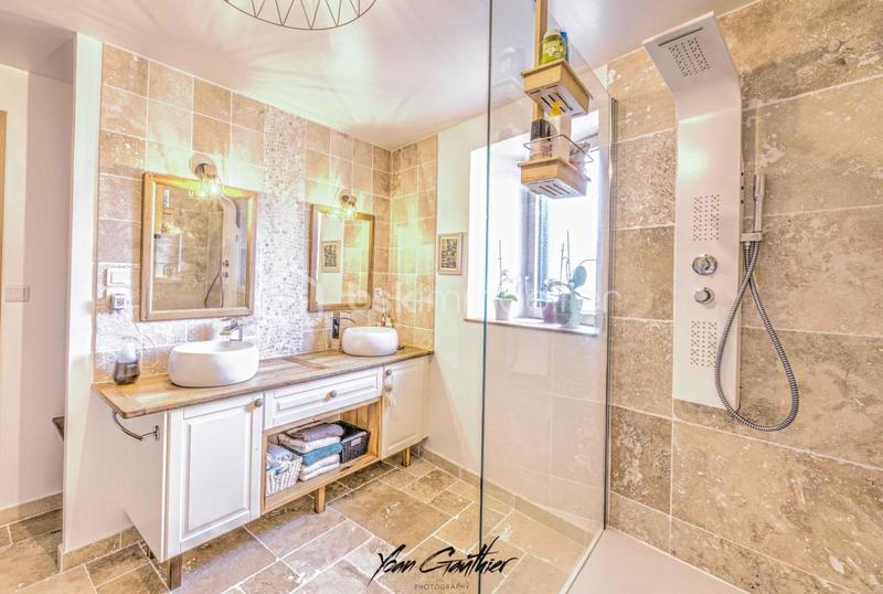 Maison - 181 m² - 8 pièces