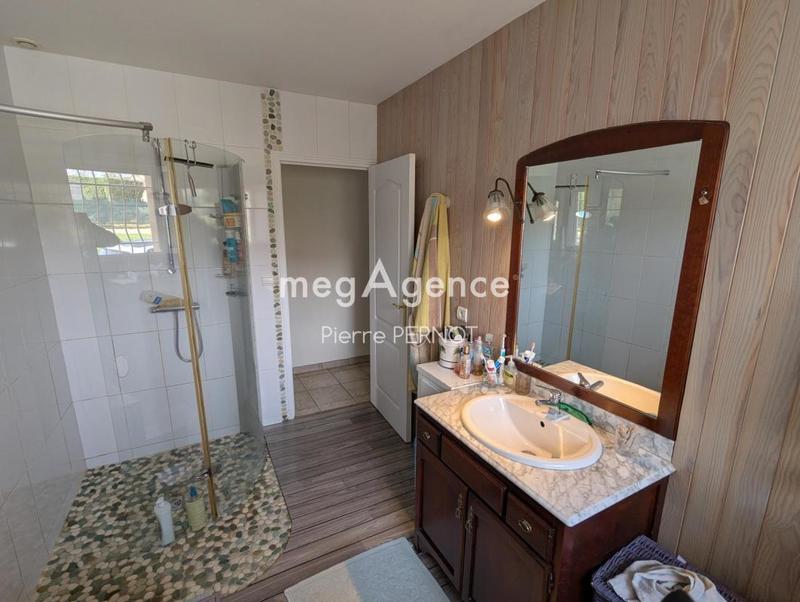 Maison traditionnelle - 180 m² - 6 pièces