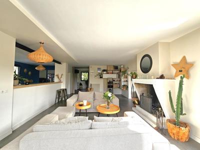 Maison - 273 m² - 10 pièces
