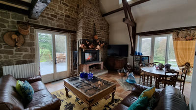 Maison - 337 m² - 10 pièces