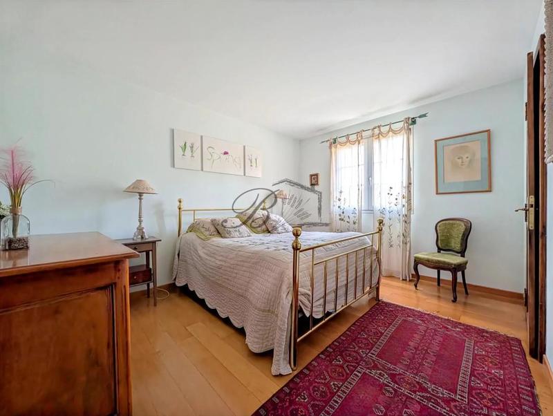 Villa - 206 m² - 7 pièces