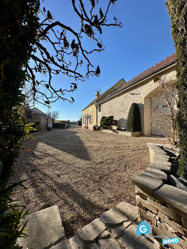 Maison ancienne - 200 m² - 8 pièces