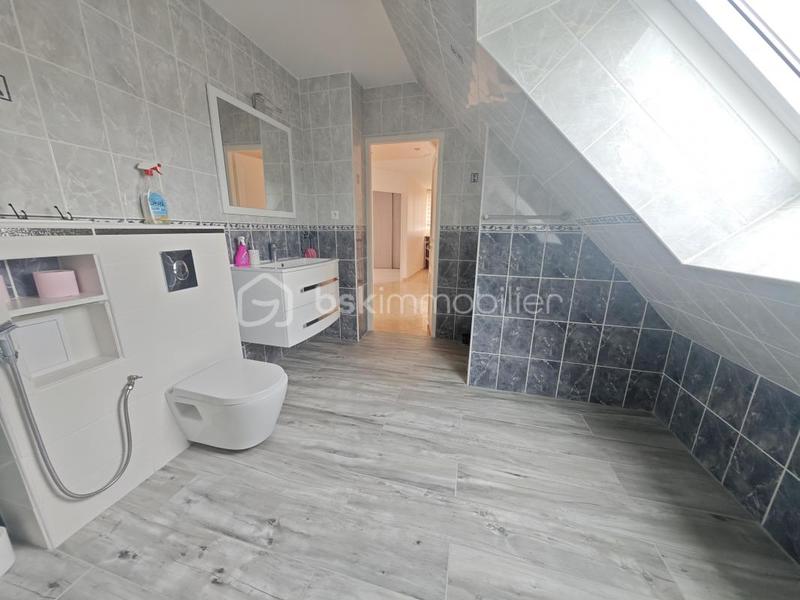 Maison traditionnelle - 122 m² - 5 pièces