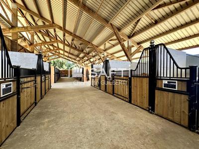 Maison - 226 m² - 6 pièces