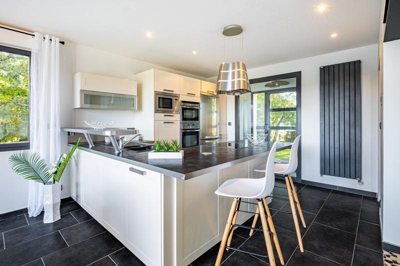 Maison - 210 m² - 7 pièces