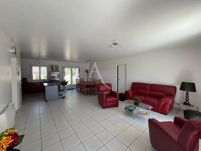 Maison - 93 m² - 4 pièces