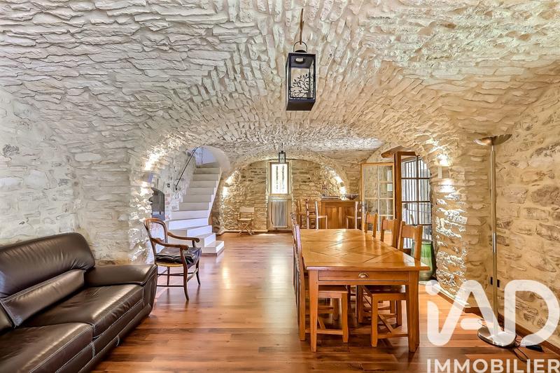 Maison - 282 m² - 9 pièces