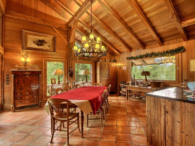 Châlet - 585 m² - 11 pièces