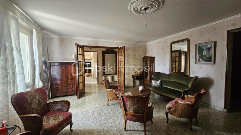 Villa - 237 m² - 7 pièces