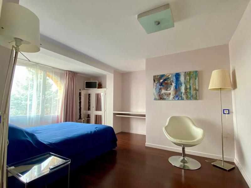 Maison - 410 m² - 7 pièces