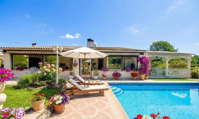 Maison traditionnelle - 225 m² - 9 pièces