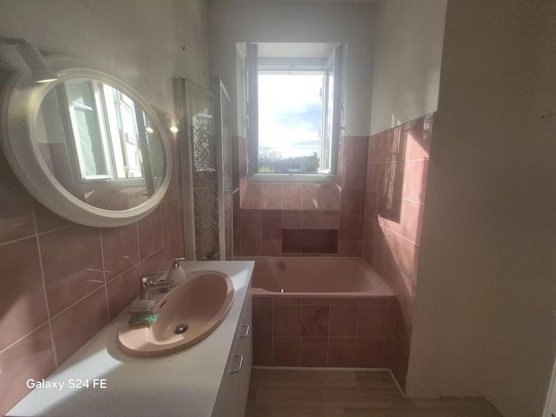 Maison - 220 m² - 8 pièces