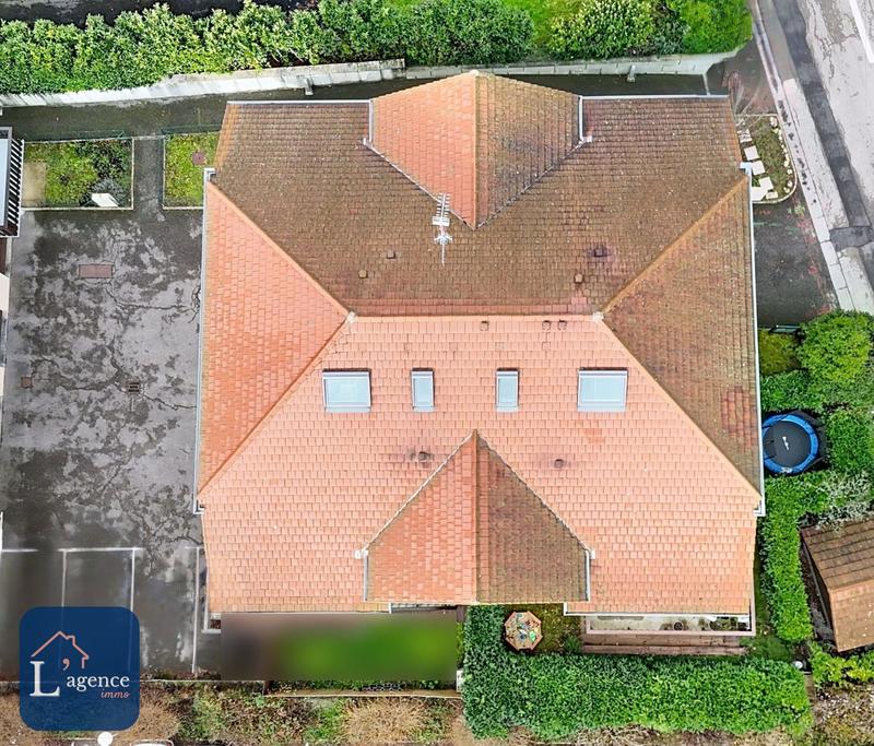 Maison - 140 m² - 5 pièces