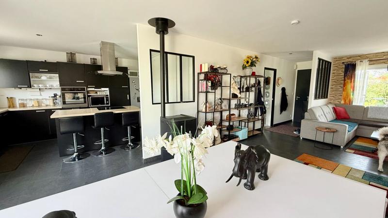 Maison - 102 m² - 5 pièces