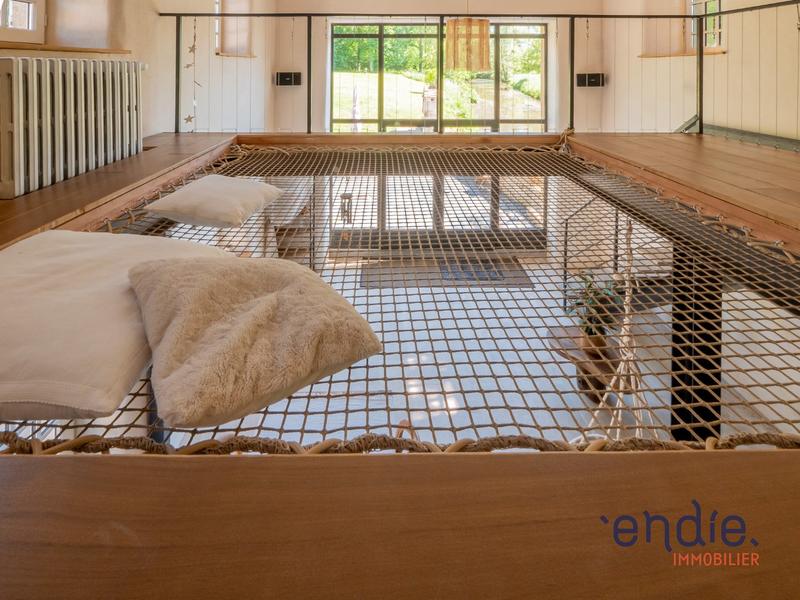 Maison - 450 m² - 16 pièces