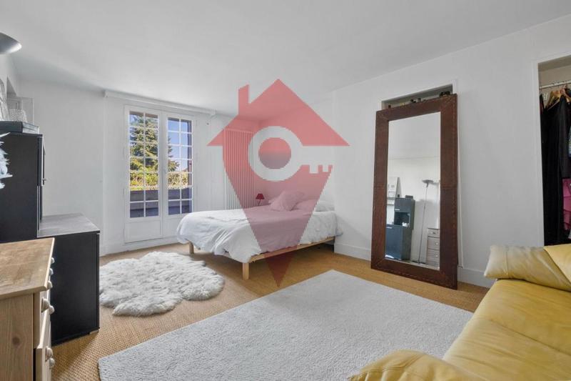 Propriété - 399 m² - 13 pièces