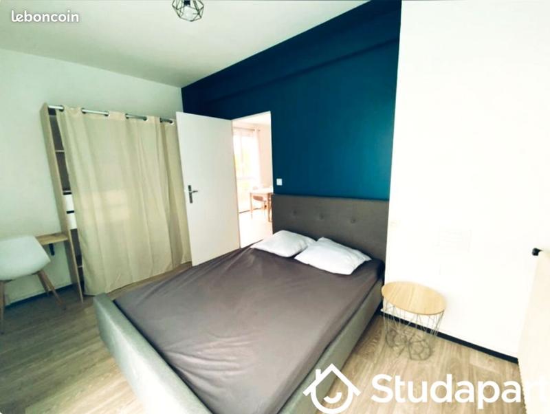 Chambre - 11 m² - 1 pièce