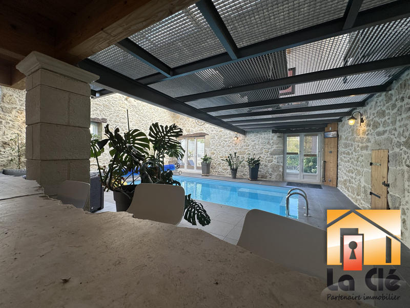 Maison ancienne - 286 m² - 8 pièces