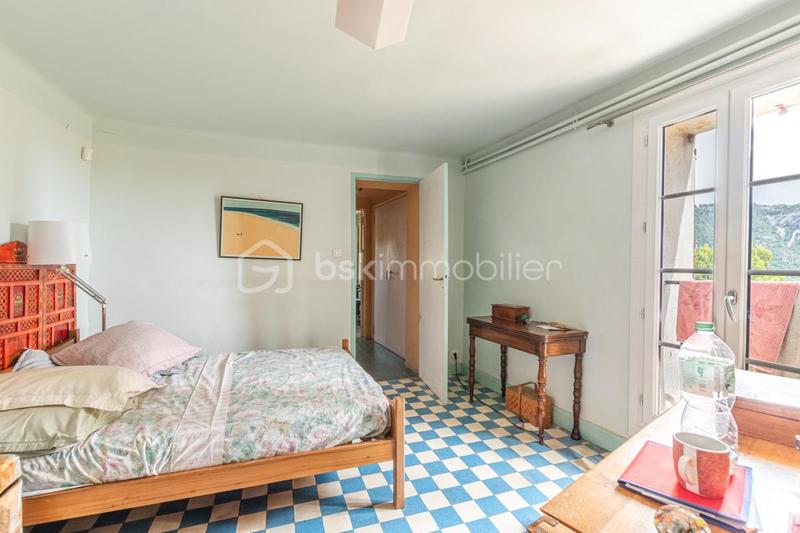 Maison - 265 m² - 10 pièces