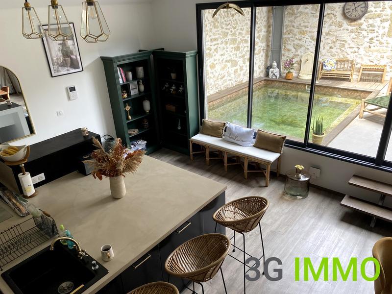 Maison - 204 m² - 7 pièces