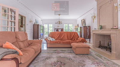 Maison - 210 m² - 7 pièces