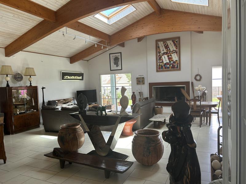 Maison - 267 m² - 10 pièces