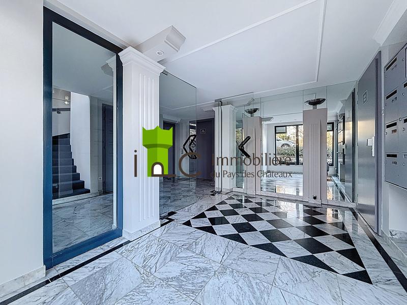 Appartement - 98 m² - 4 pièces