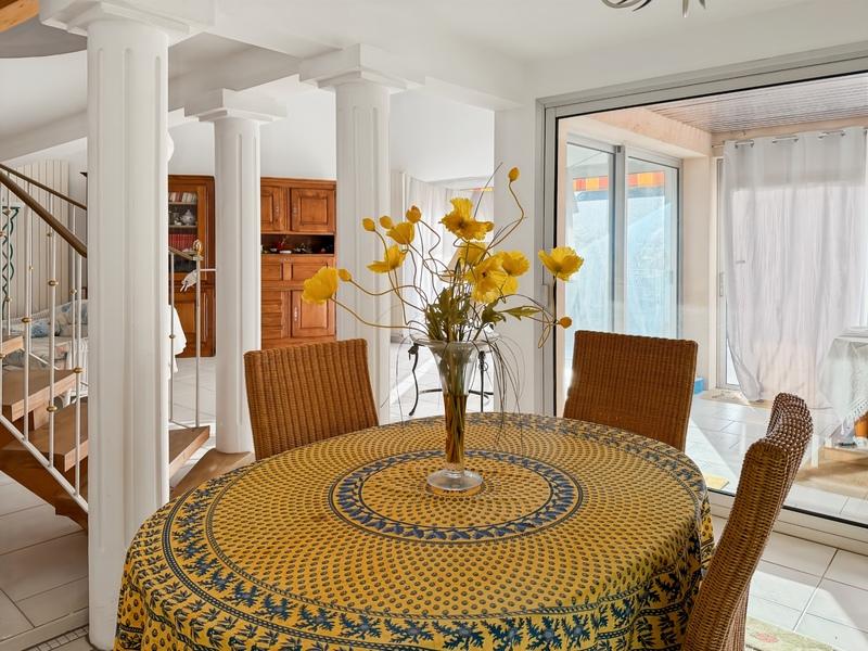 Maison - 263 m² - 6 pièces