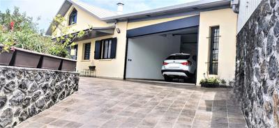 Villa - 313 m² - 12 pièces