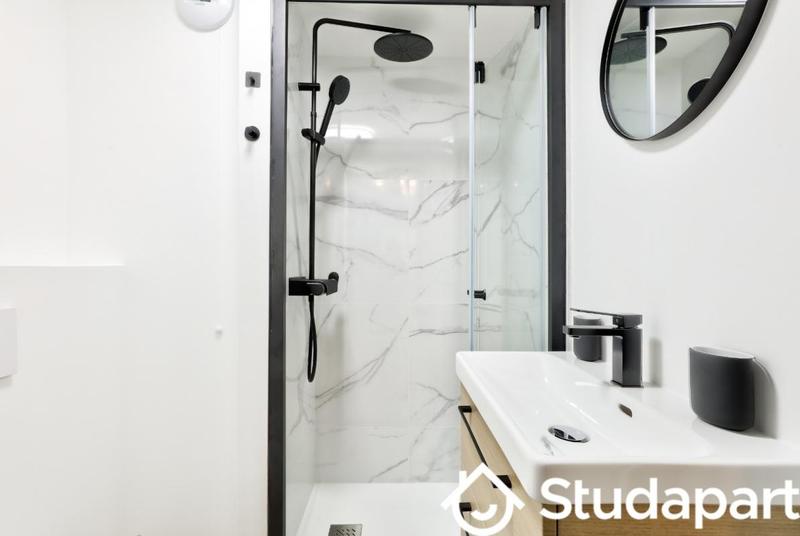 Chambre - 9 m² - 1 pièce