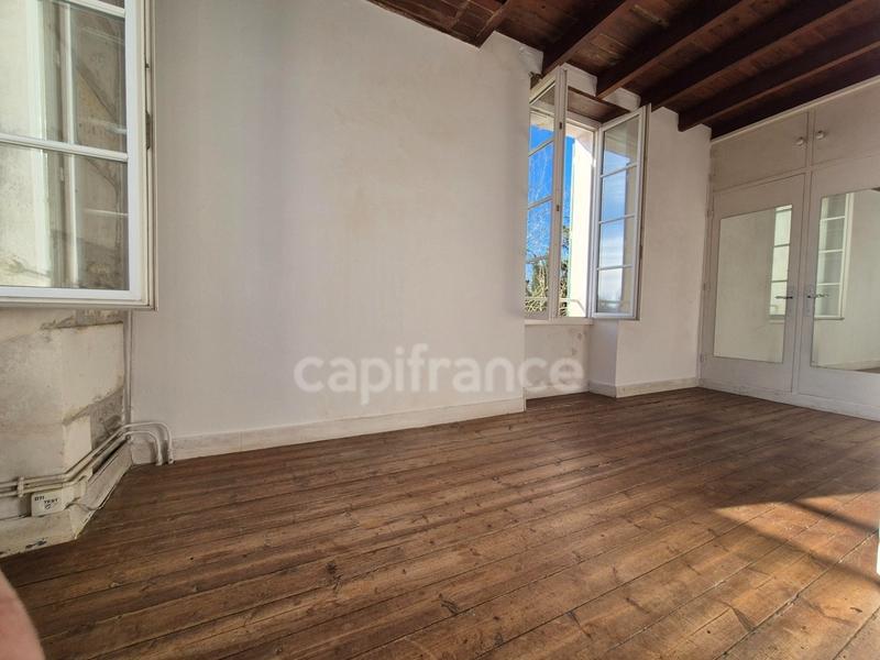 Maison - 260 m² - 7 pièces